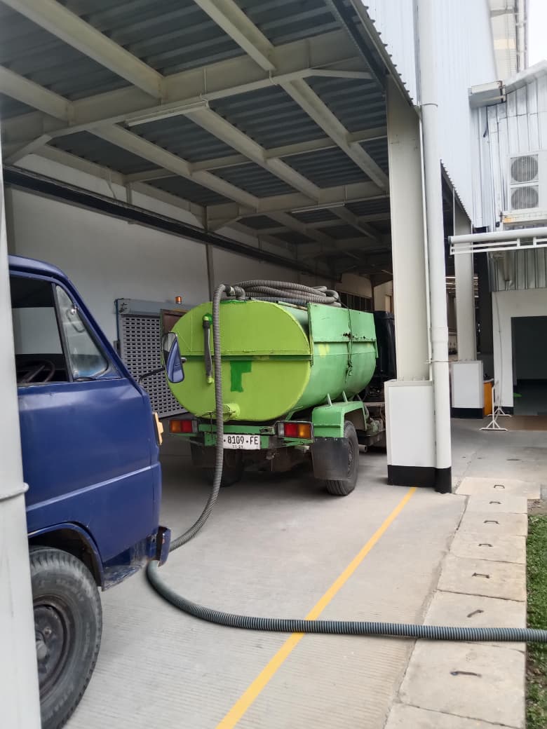 Riko Sedot WC - Tim Lapangan